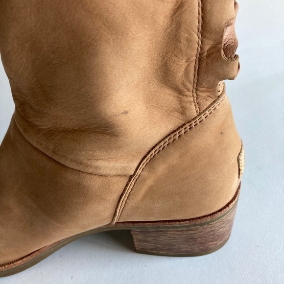 UGG Tan Suede Genuine Sheepskin Leather Rubber Outsole Mid Calf Boots size 8 - Picture 2 of 16